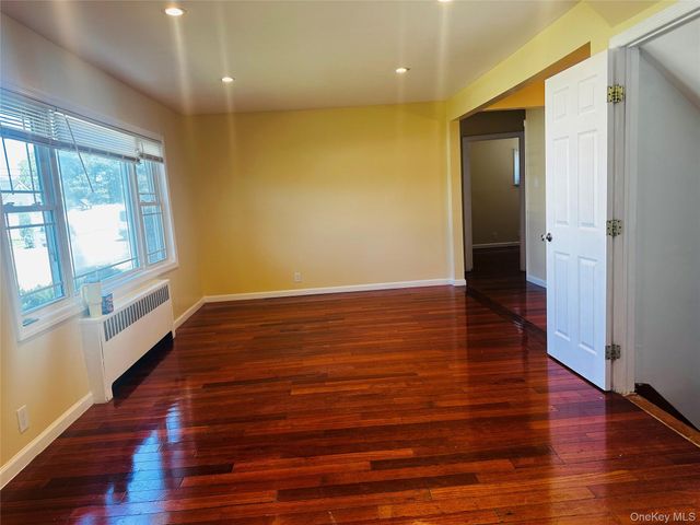278 N 4th Street, Bethpage, NY 11714