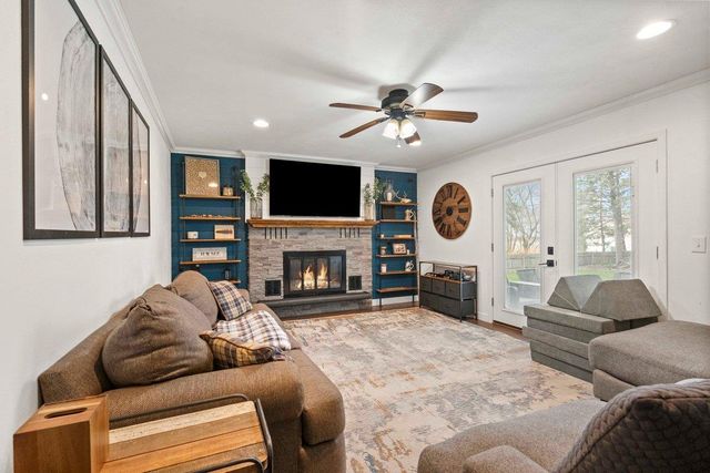 6258 Fox Run, Deforest, WI 53532