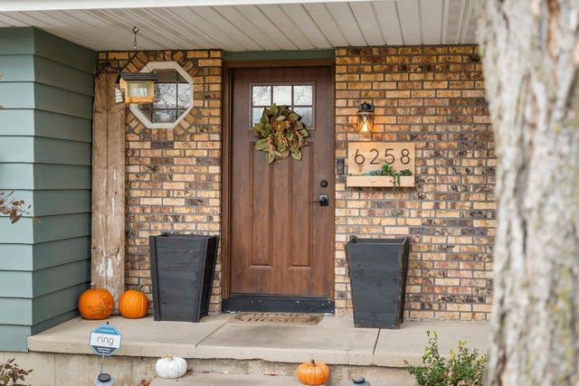 6258 Fox Run, Deforest, WI 53532