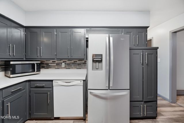 8308 Hawthorne Street, Neapolis, OH 43547