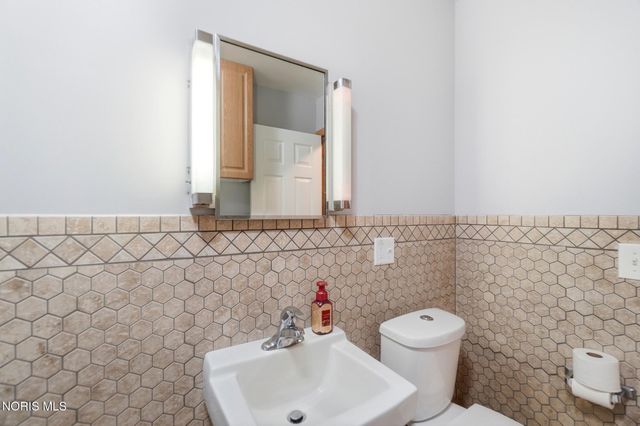8308 Hawthorne Street, Neapolis, OH 43547