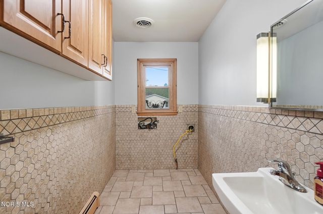 8308 Hawthorne Street, Neapolis, OH 43547
