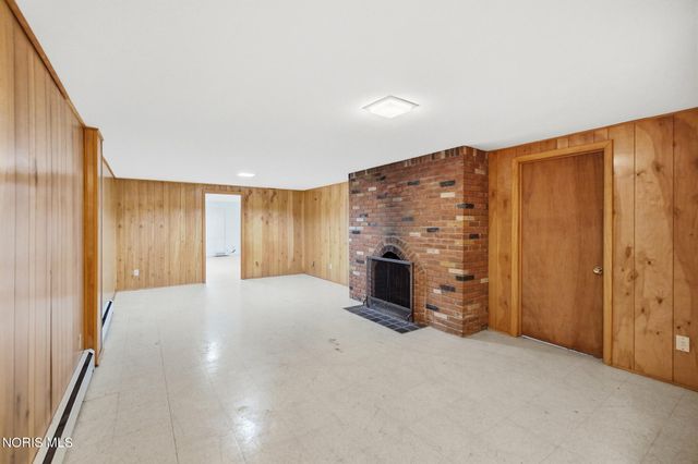 8308 Hawthorne Street, Neapolis, OH 43547