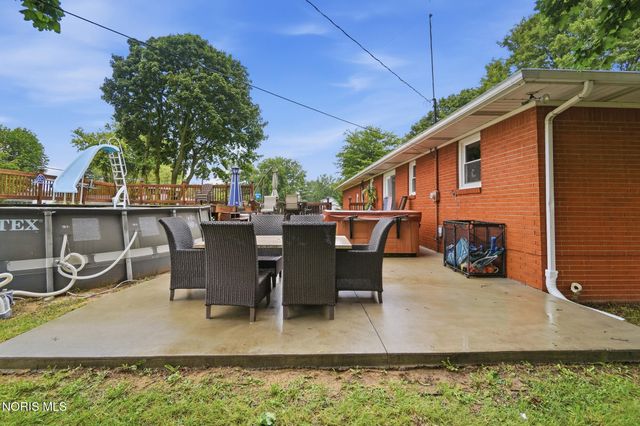 8308 Hawthorne Street, Neapolis, OH 43547