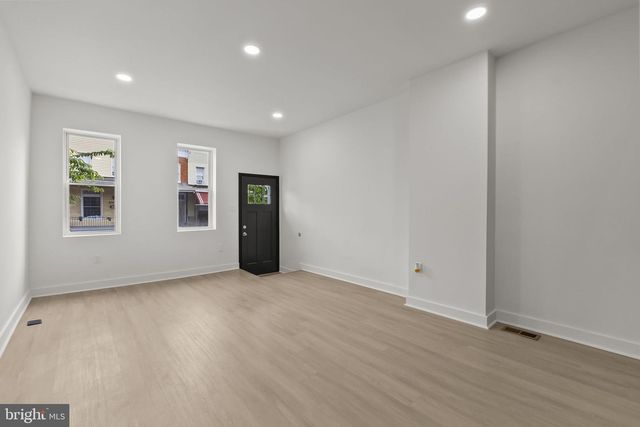2117 CLIFTON AVE, Baltimore, MD 21217