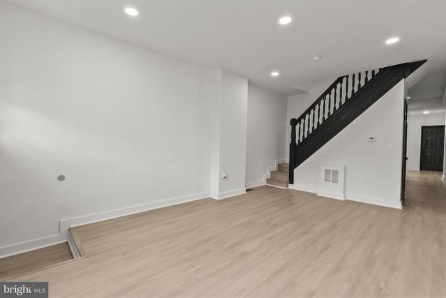 2117 CLIFTON AVE, Baltimore, MD 21217