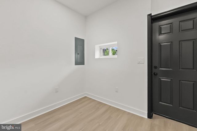 2117 CLIFTON AVE, Baltimore, MD 21217