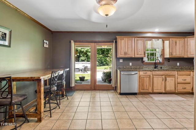 1690 Pleasant Grove Road, Bluff City, TN 37618