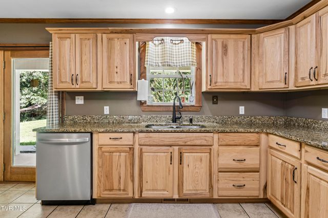 1690 Pleasant Grove Road, Bluff City, TN 37618