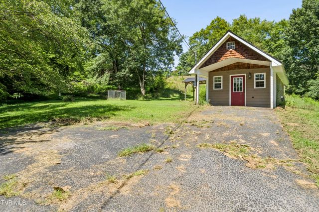 1690 Pleasant Grove Road, Bluff City, TN 37618