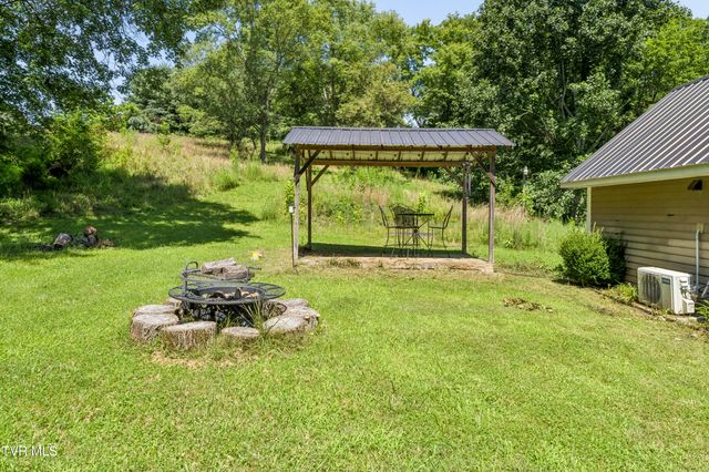1690 Pleasant Grove Road, Bluff City, TN 37618