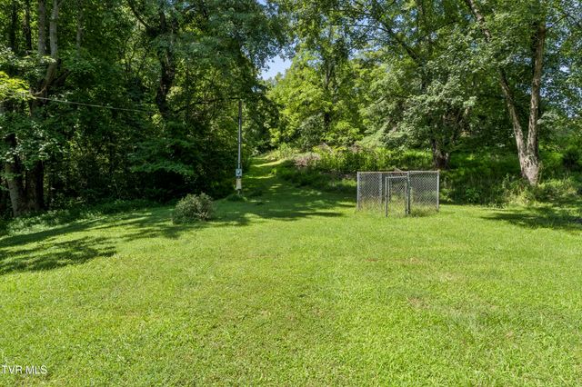 1690 Pleasant Grove Road, Bluff City, TN 37618