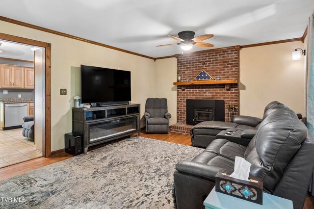1690 Pleasant Grove Road, Bluff City, TN 37618