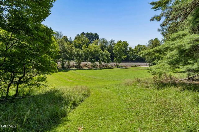 1690 Pleasant Grove Road, Bluff City, TN 37618
