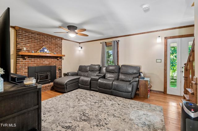 1690 Pleasant Grove Road, Bluff City, TN 37618