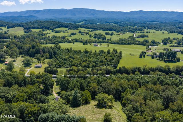 1690 Pleasant Grove Road, Bluff City, TN 37618