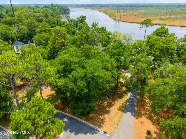 3627 White Cliffs Drive, Castle Hayne, NC 28429