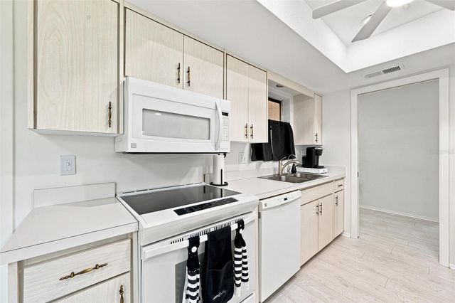 3626 MEDFORD LANE 1537, Sarasota, FL 34232