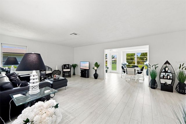 3626 MEDFORD LANE 1537, Sarasota, FL 34232