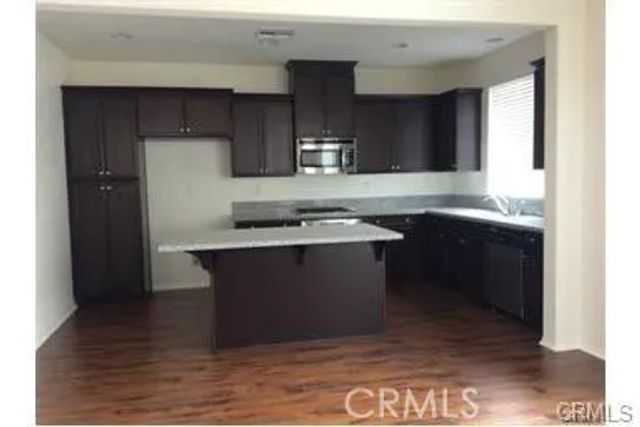 7076 Luminaire Court, Eastvale, CA 92880