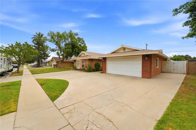 1457 W Marshall, San Bernardino, CA 92405