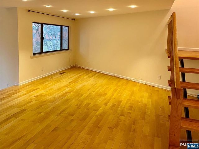 624 Sanderling Court, Secaucus, NJ 07094