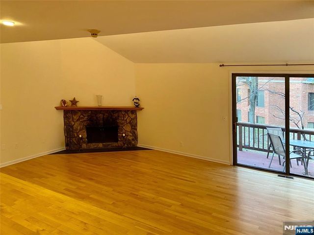 624 Sanderling Court, Secaucus, NJ 07094