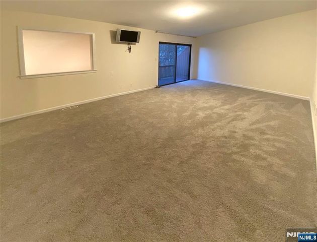 624 Sanderling Court, Secaucus, NJ 07094