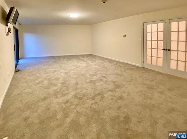 624 Sanderling Court, Secaucus, NJ 07094