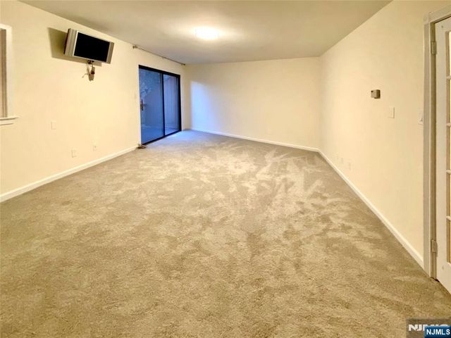 624 Sanderling Court, Secaucus, NJ 07094