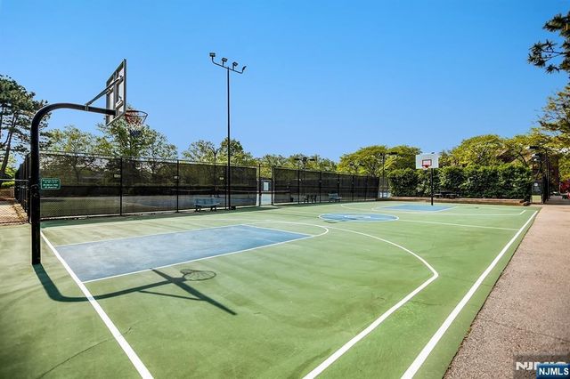 624 Sanderling Court, Secaucus, NJ 07094