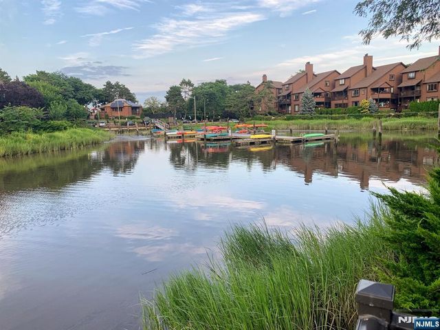 624 Sanderling Court, Secaucus, NJ 07094