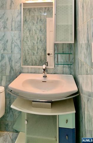 624 Sanderling Court, Secaucus, NJ 07094