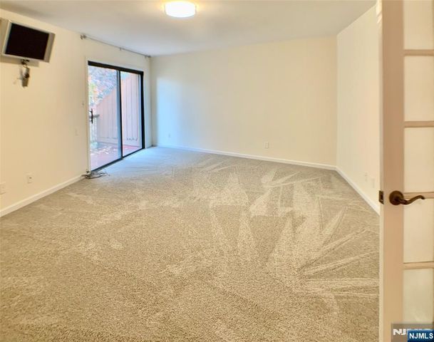 624 Sanderling Court, Secaucus, NJ 07094