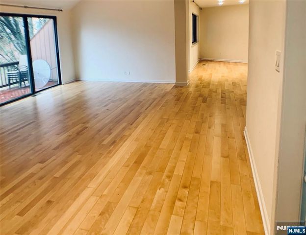 624 Sanderling Court, Secaucus, NJ 07094