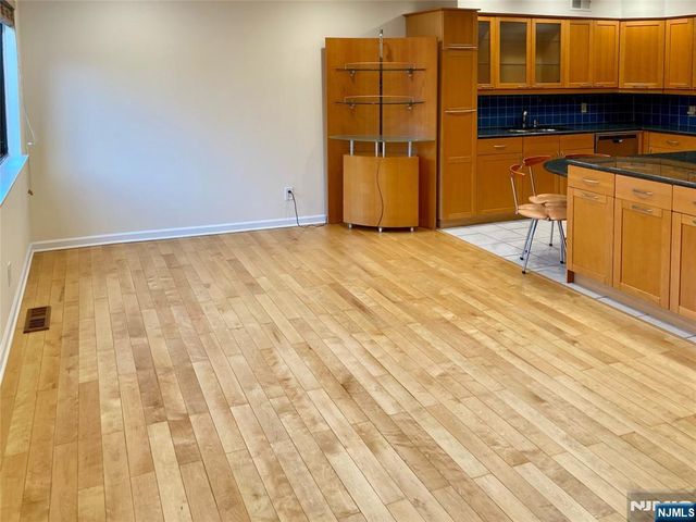 624 Sanderling Court, Secaucus, NJ 07094