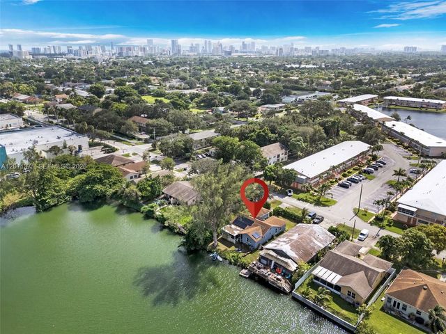 1020 SW 8th St, Hallandale Beach, FL 33009
