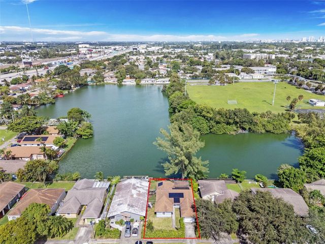 1020 SW 8th St, Hallandale Beach, FL 33009