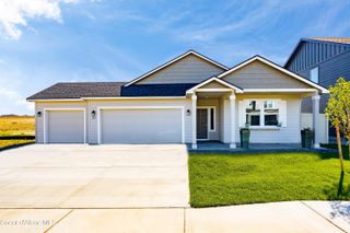 1605 N Mckelvy Ln, Post Falls, ID 83854