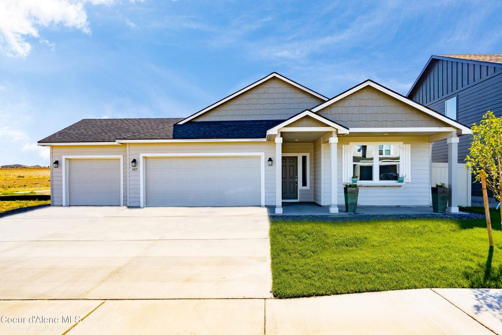1605 N Mckelvy Ln, Post Falls, ID 83854