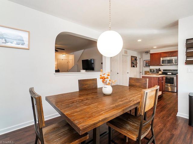 203 Collington Drive, Mebane, NC 27302