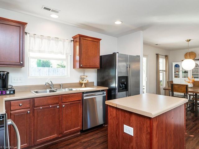 203 Collington Drive, Mebane, NC 27302