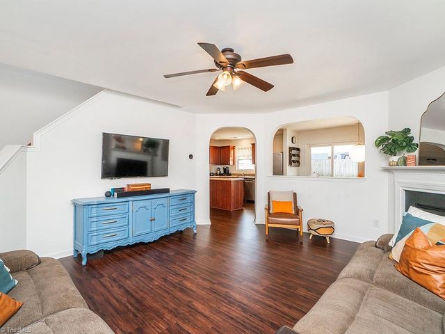 203 Collington Drive, Mebane, NC 27302