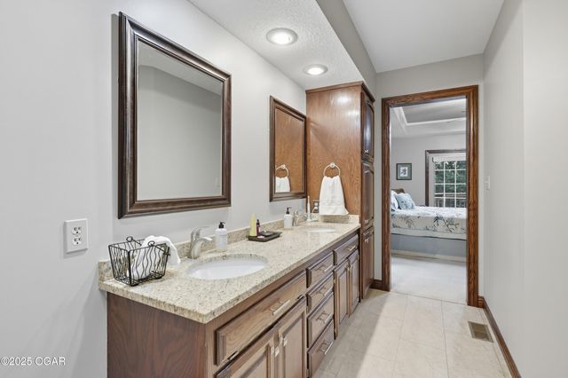 4948 Deer Run Loop, Carthage, MO 64836