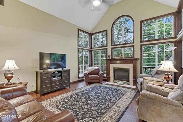 4948 Deer Run Loop, Carthage, MO 64836