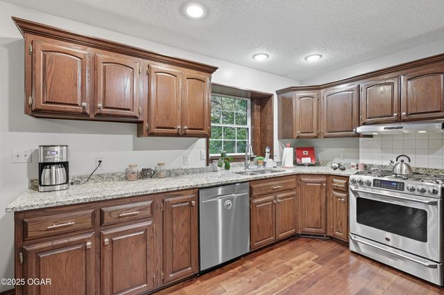 4948 Deer Run Loop, Carthage, MO 64836