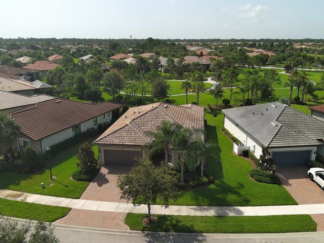 5244 Turtle Creek Circle, Vero Beach, FL 32967