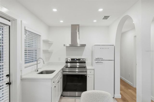 4631 QUEENSBORO AVENUE S, St Petersburg, FL 33711