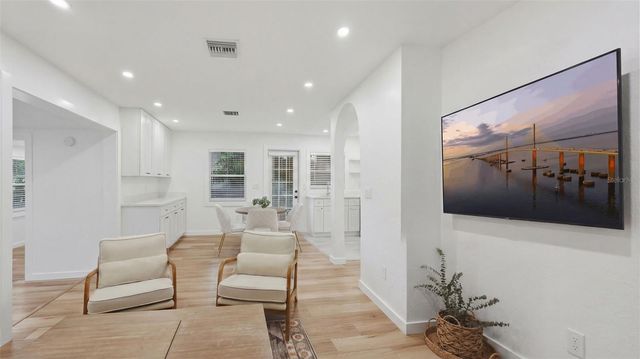 4631 QUEENSBORO AVENUE S, St Petersburg, FL 33711