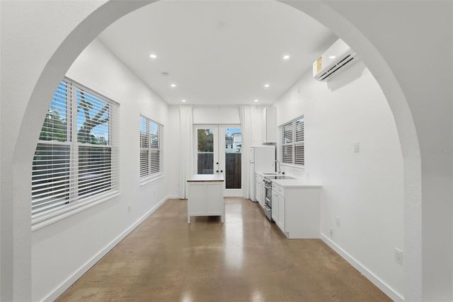 4631 QUEENSBORO AVENUE S, St Petersburg, FL 33711